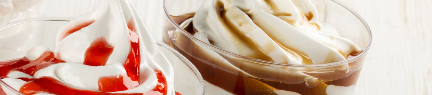 Helado soft con siropes para hostelería